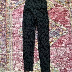 Black and Gray Star Aerie Goal Leggings. Size Small.